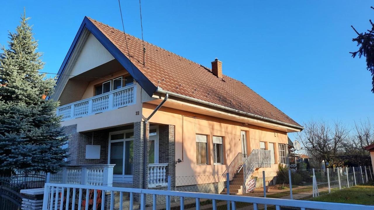 Magdalena Haz Apartment Балатонлеле Екстериор снимка